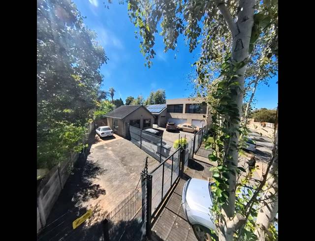 4 BEDROOM HOUSE FOR SALE IN GLEN MARAIS